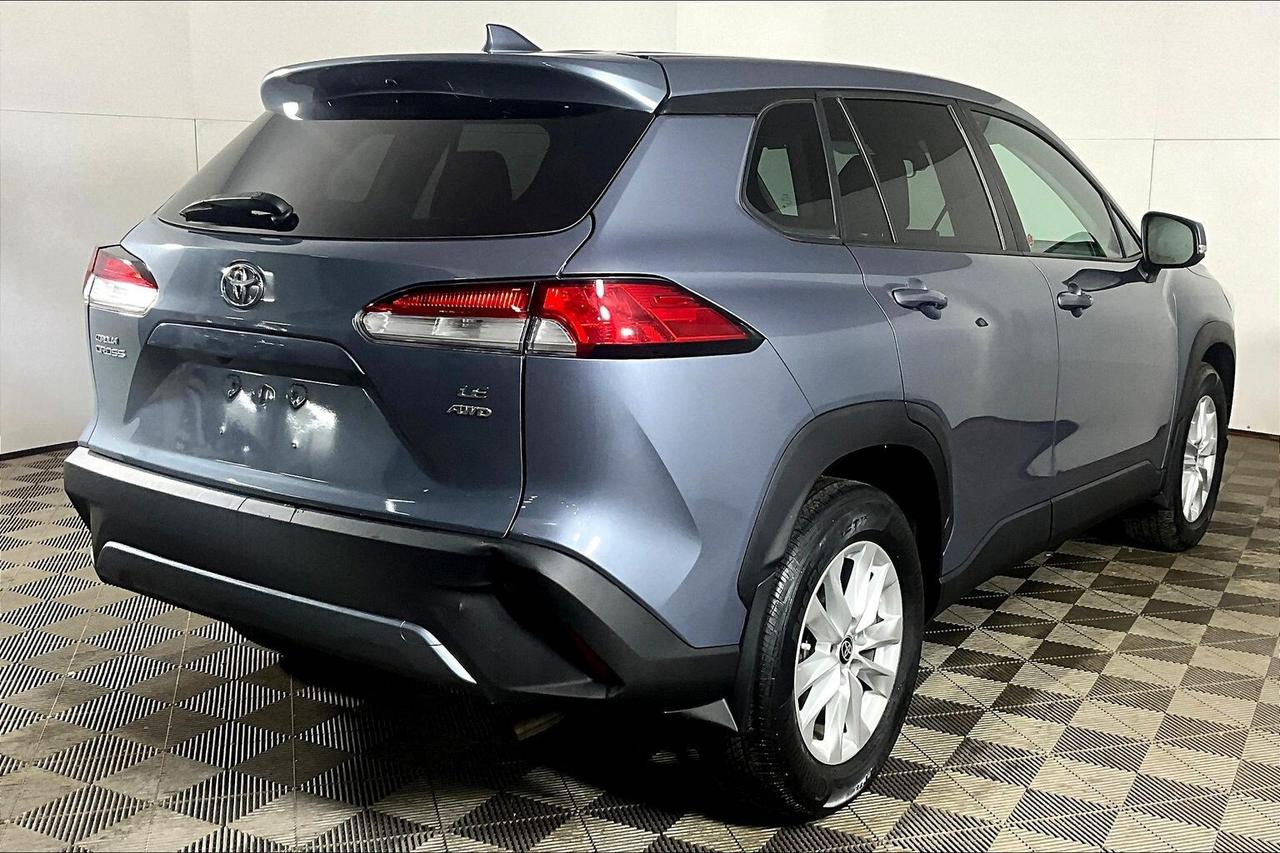 2022 Toyota Corolla Cross LE AWD Photo