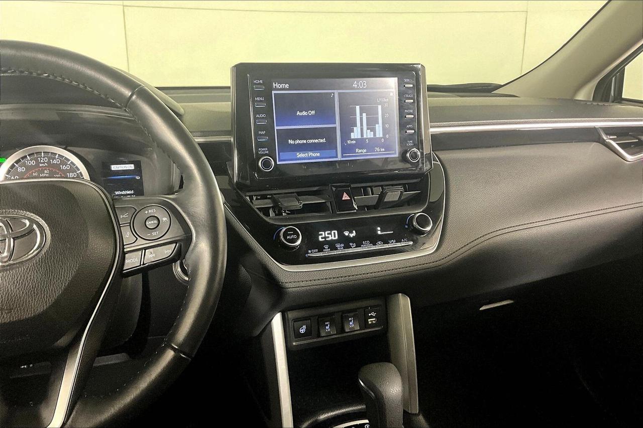 2022 Toyota Corolla Cross LE AWD Photo