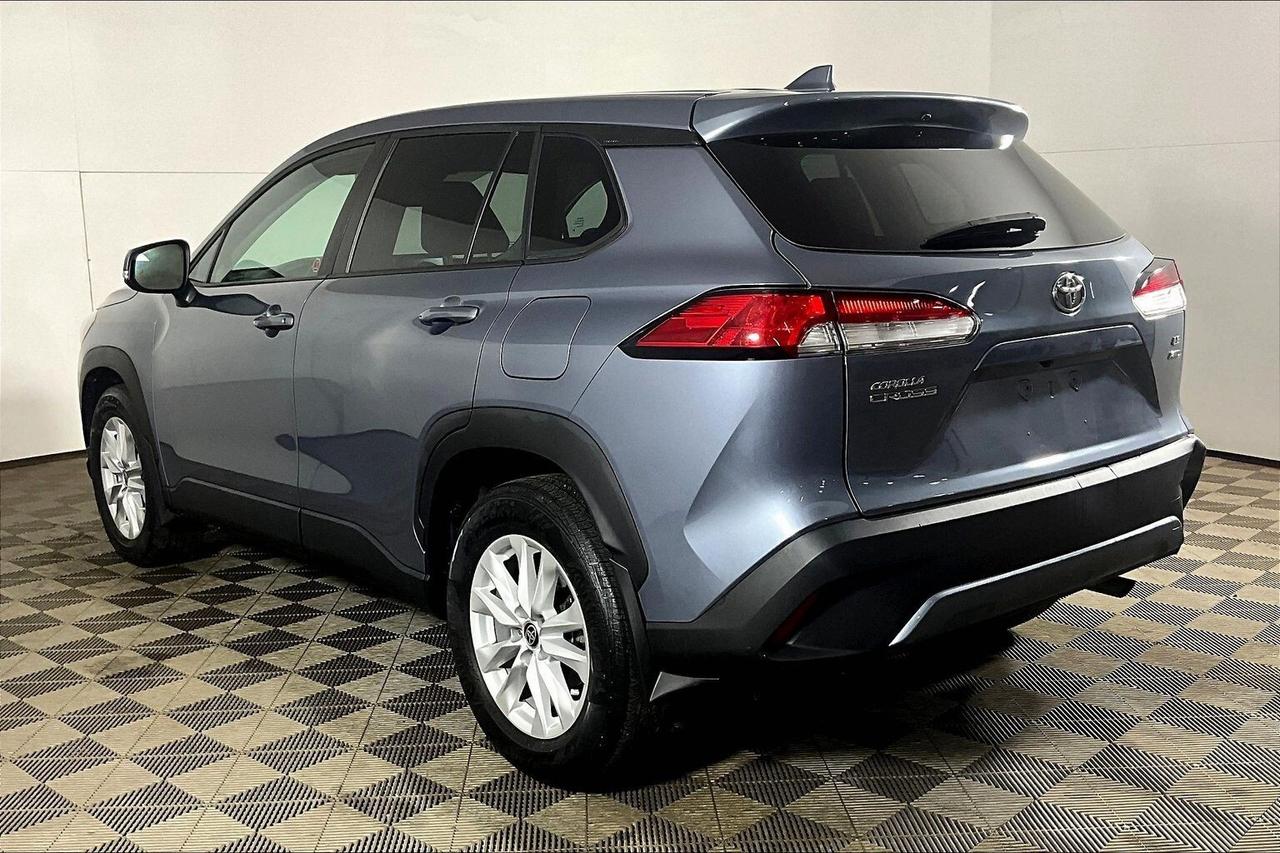 2022 Toyota Corolla Cross LE AWD Photo