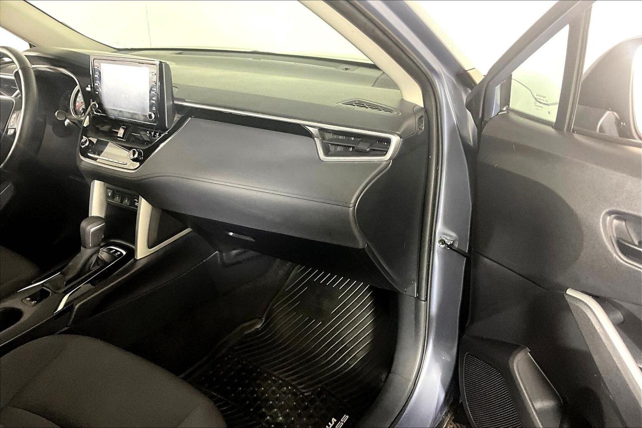 2022 Toyota Corolla Cross LE AWD Photo