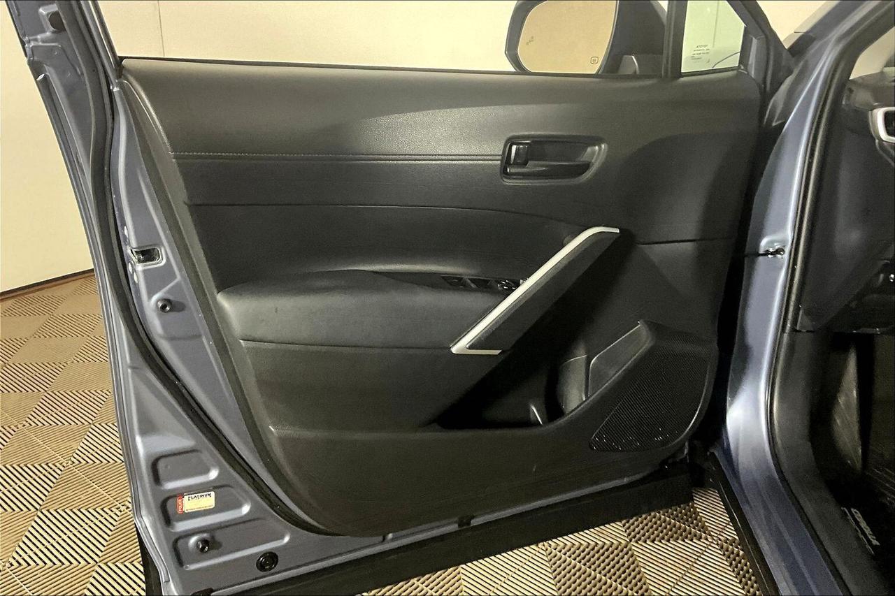 2022 Toyota Corolla Cross LE AWD Photo