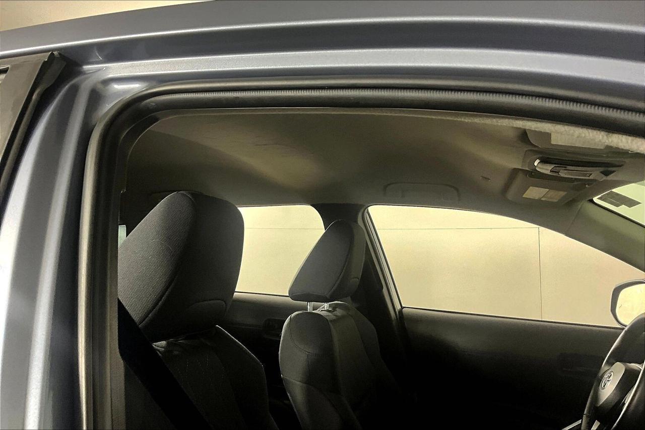 2022 Toyota Corolla Cross LE AWD Photo