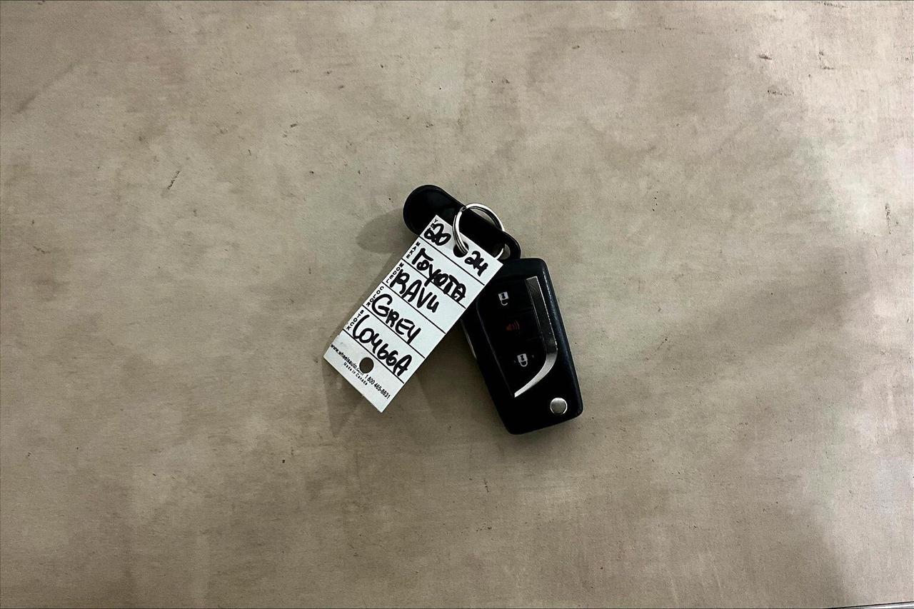 2024 Toyota RAV4 Hybrid LE AWD Photo