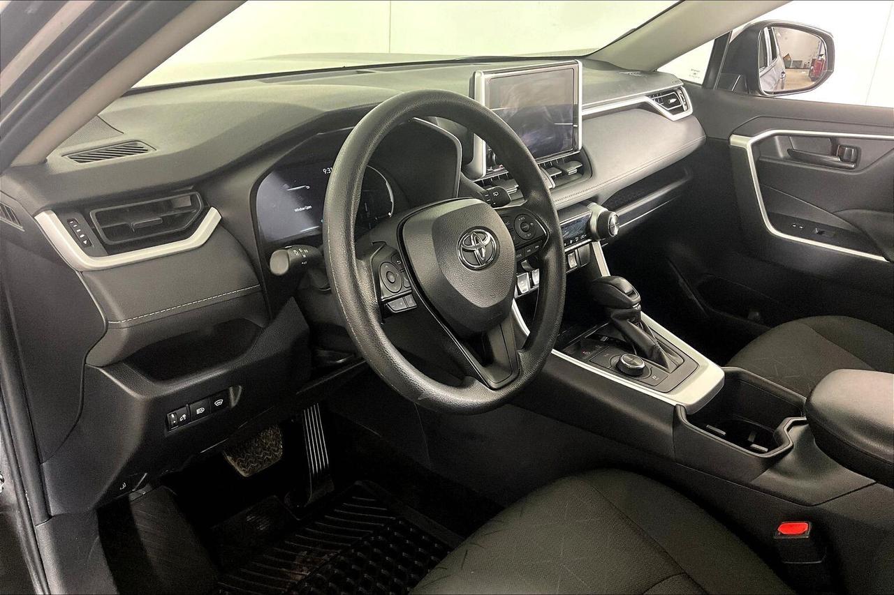 2024 Toyota RAV4 Hybrid LE AWD Photo