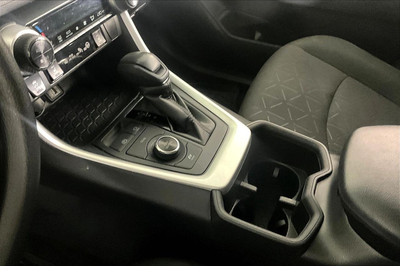 2024 Toyota RAV4 Hybrid LE AWD Photo