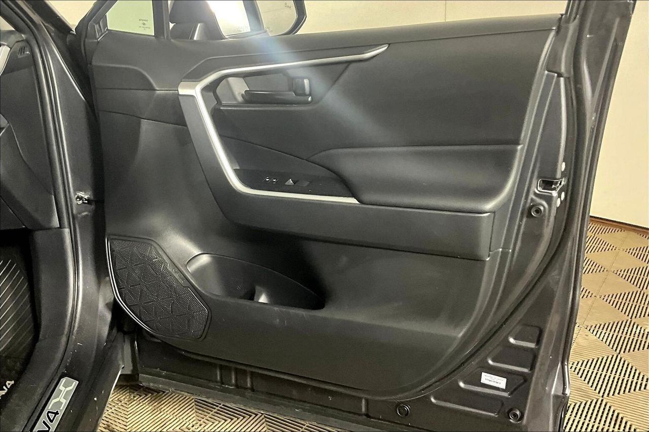 2024 Toyota RAV4 Hybrid LE AWD Photo