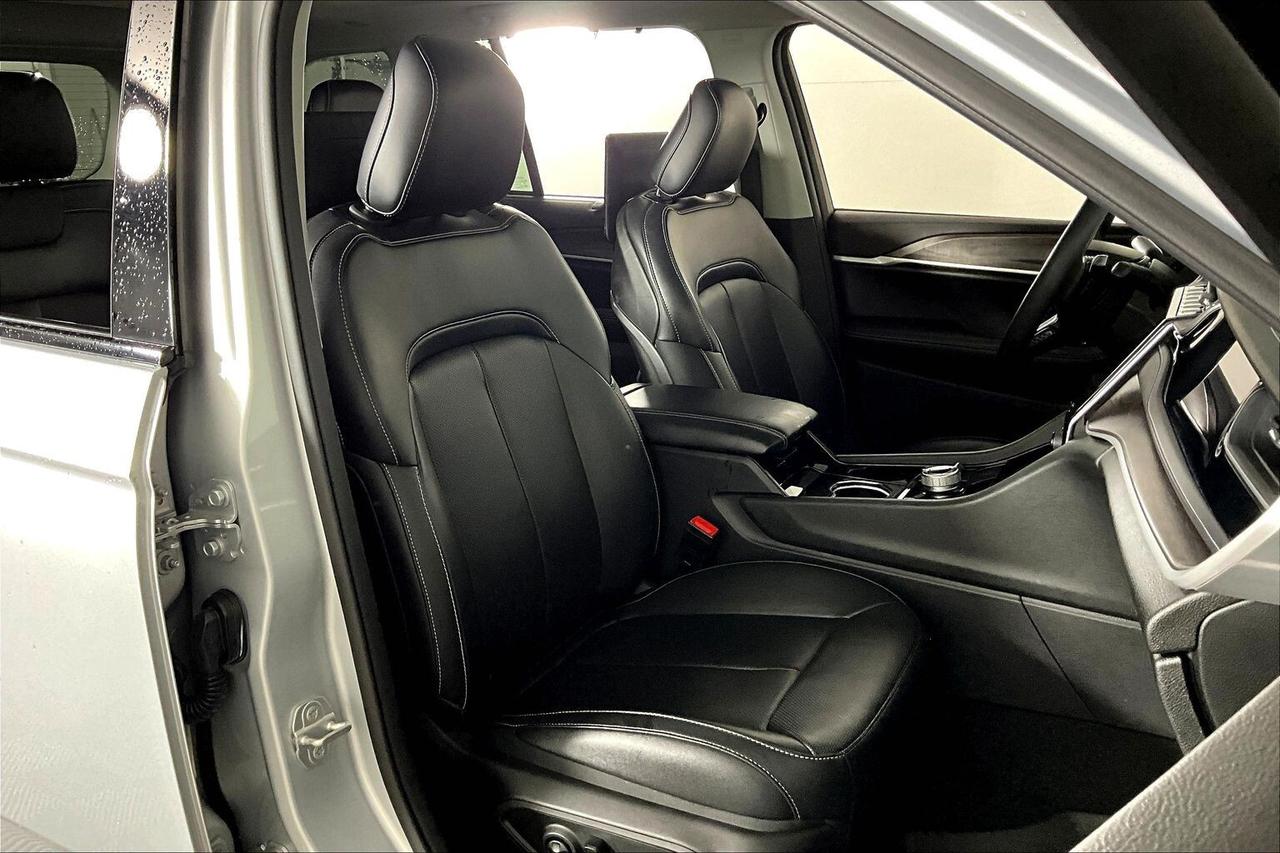 2023 Jeep Grand Cherokee 4xe 4x4 Photo