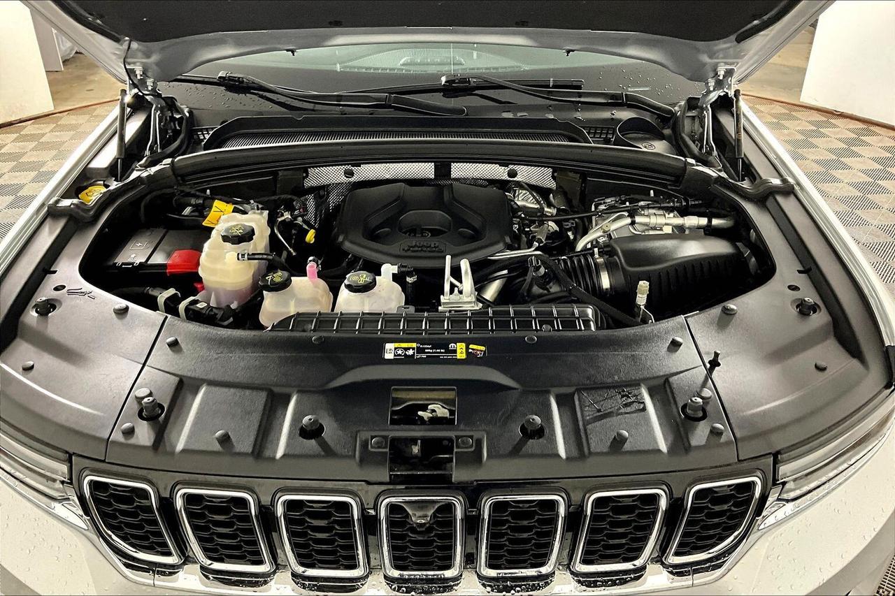 2023 Jeep Grand Cherokee 4xe 4x4 Photo