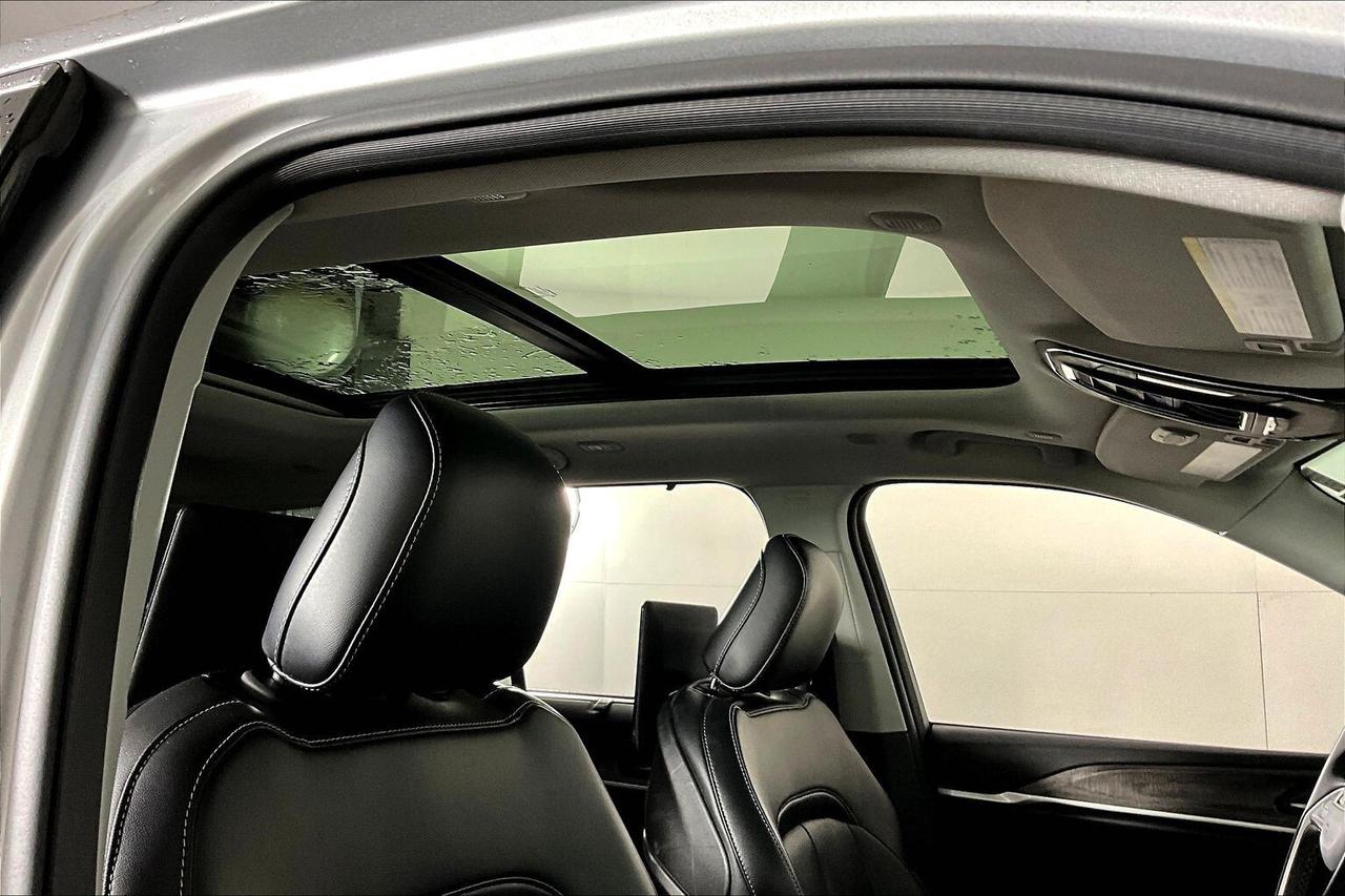 2023 Jeep Grand Cherokee 4xe 4x4 Photo