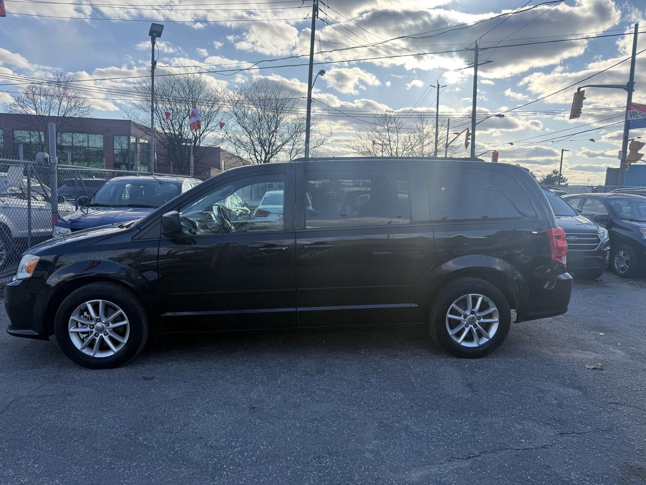 2014 Dodge Grand Caravan *** 3 YEAR WARRANTY INCLUDED *** Photo