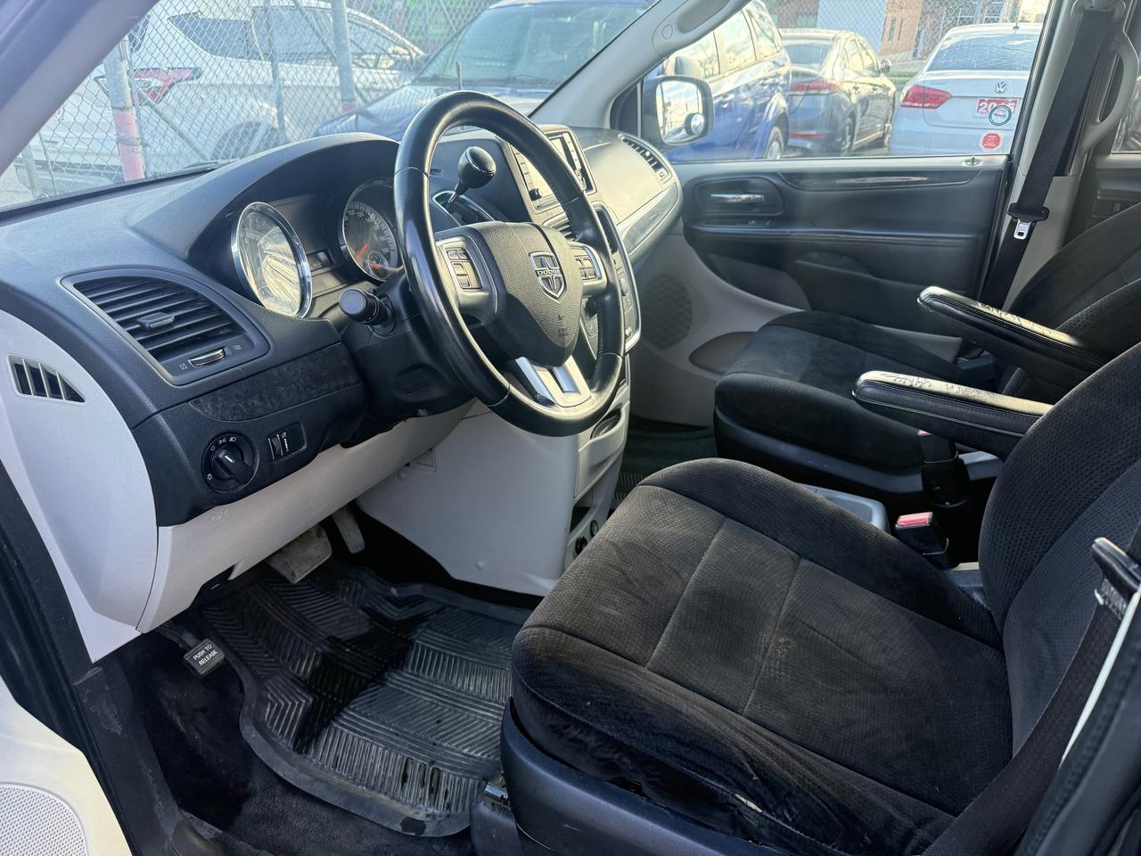 2014 Dodge Grand Caravan *** 3 YEAR WARRANTY INCLUDED *** Photo