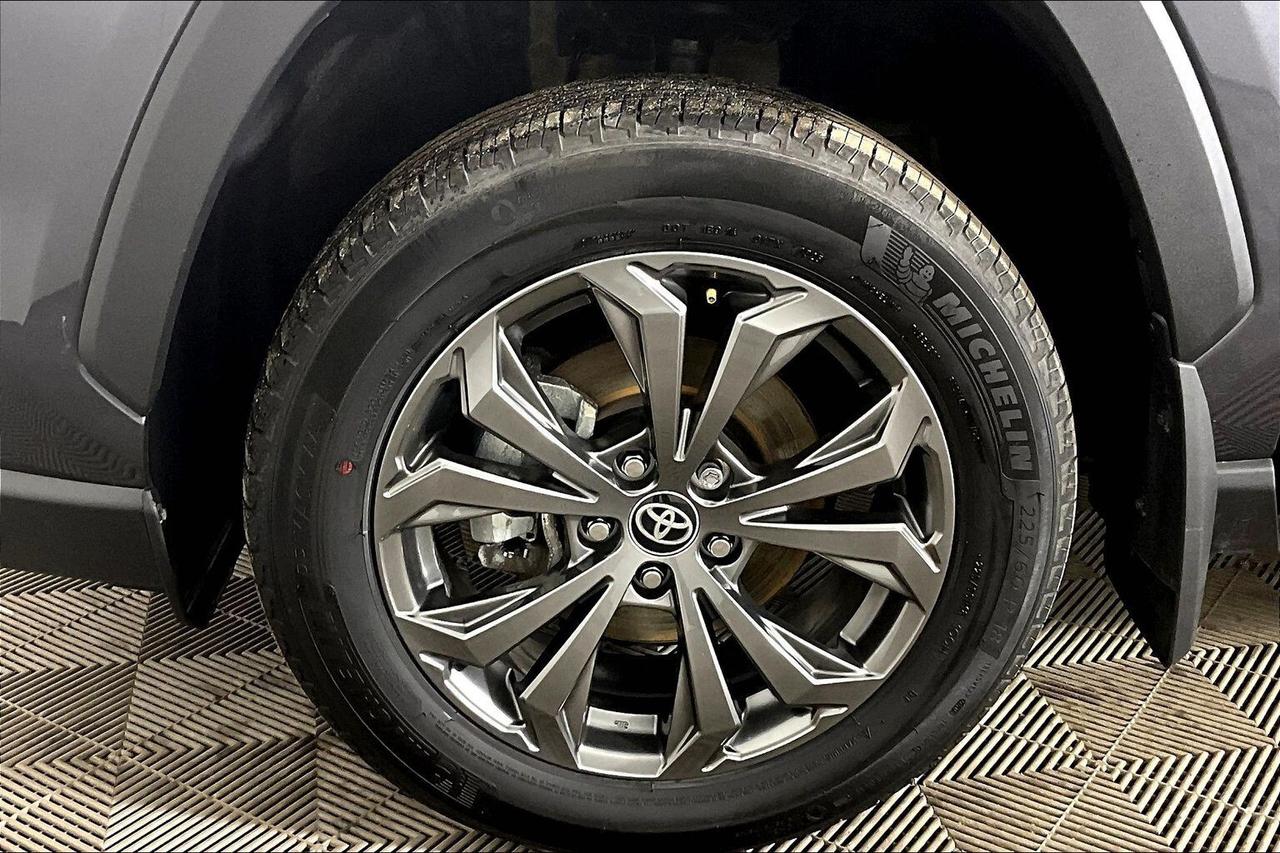 2025 Toyota RAV4 Hybrid XLE AWD Photo