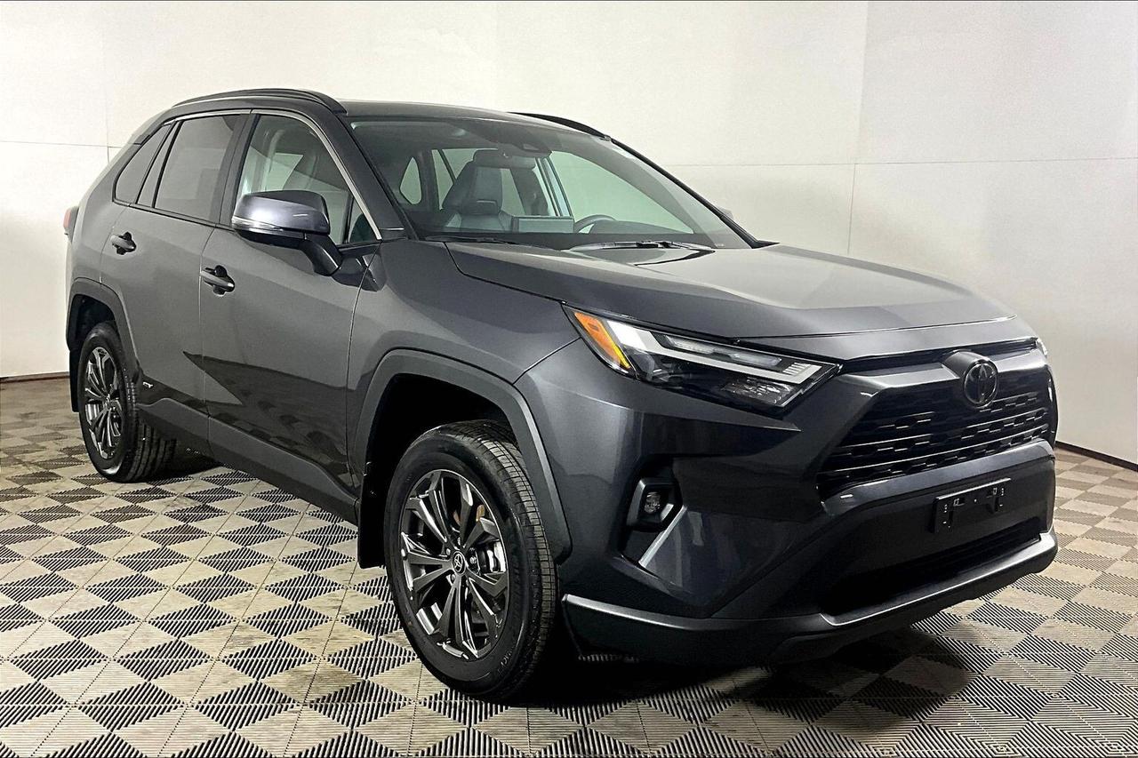 2025 Toyota RAV4 Hybrid XLE AWD Photo