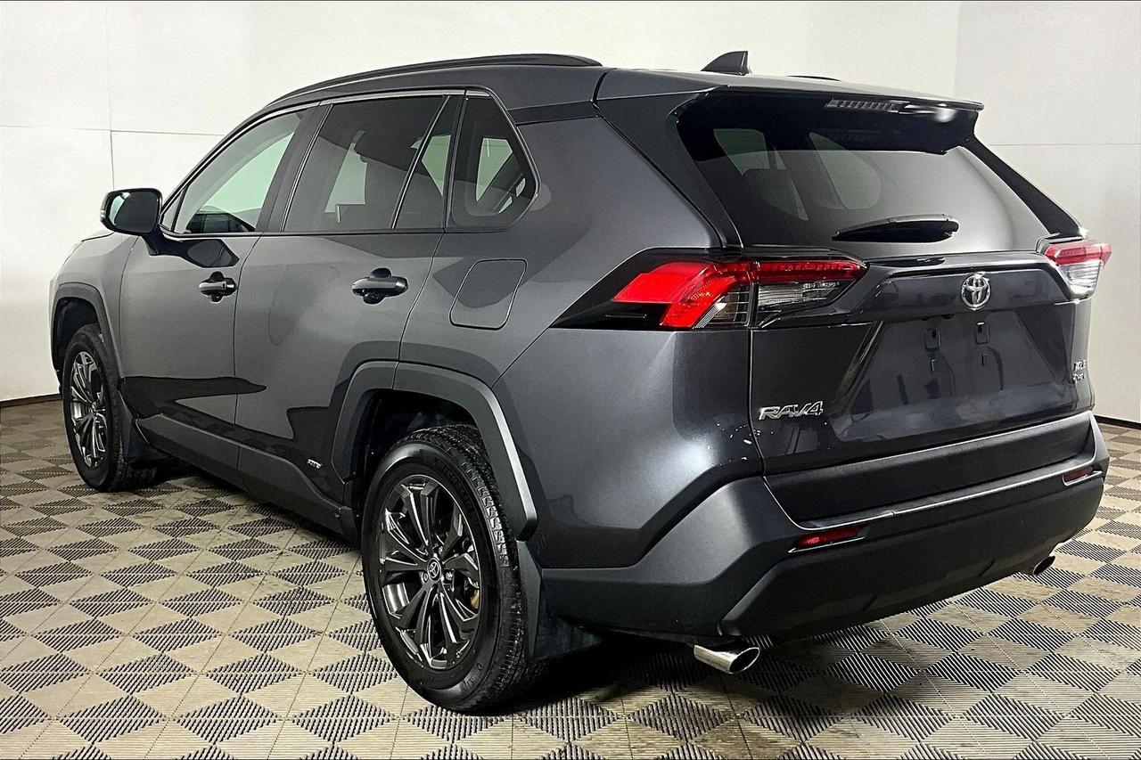 2025 Toyota RAV4 Hybrid XLE AWD Photo