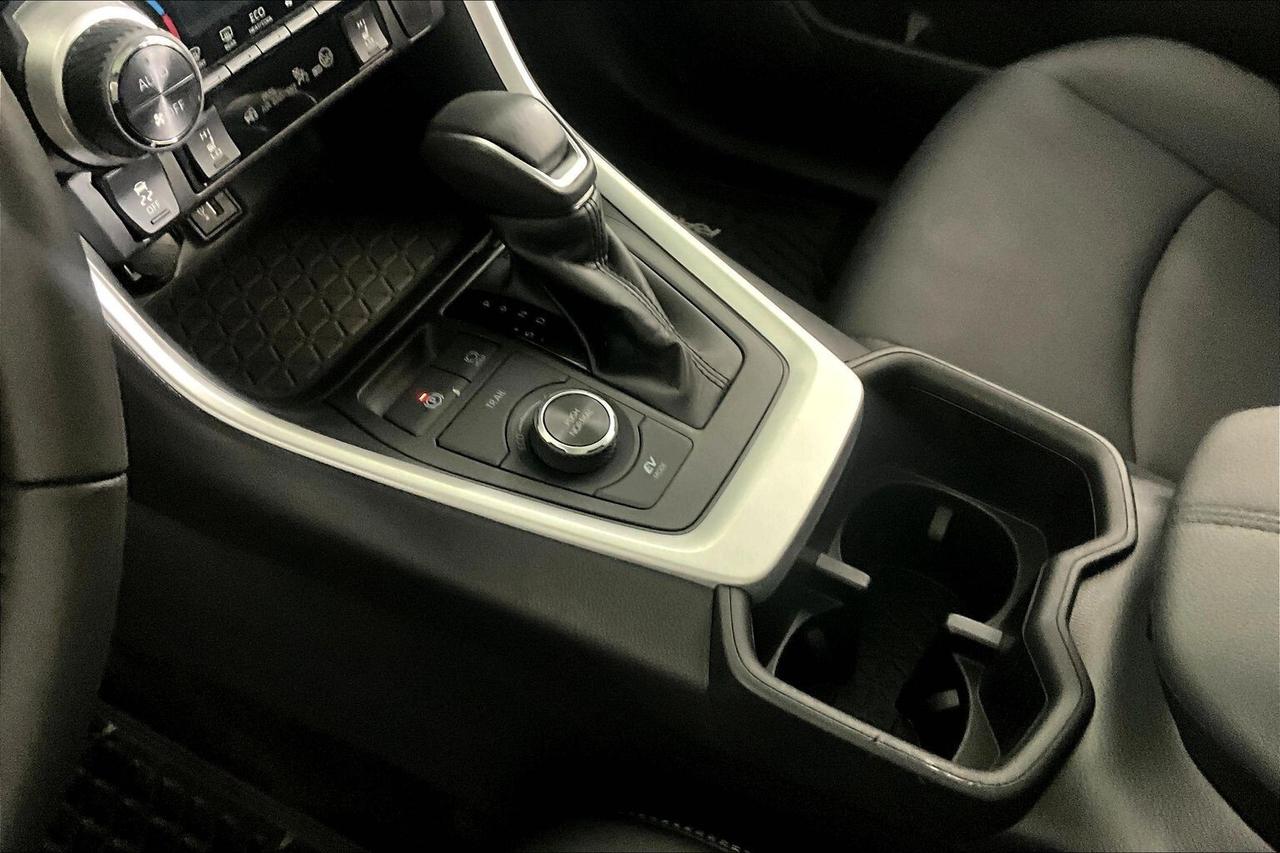 2025 Toyota RAV4 Hybrid XLE AWD Photo