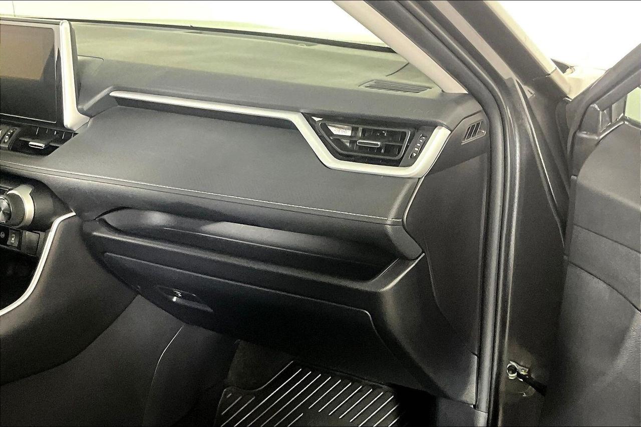 2025 Toyota RAV4 Hybrid XLE AWD Photo