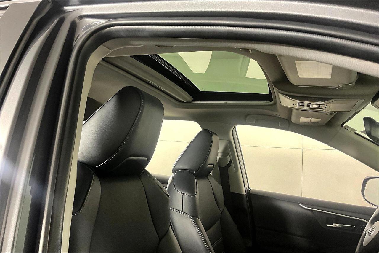 2025 Toyota RAV4 Hybrid XLE AWD Photo