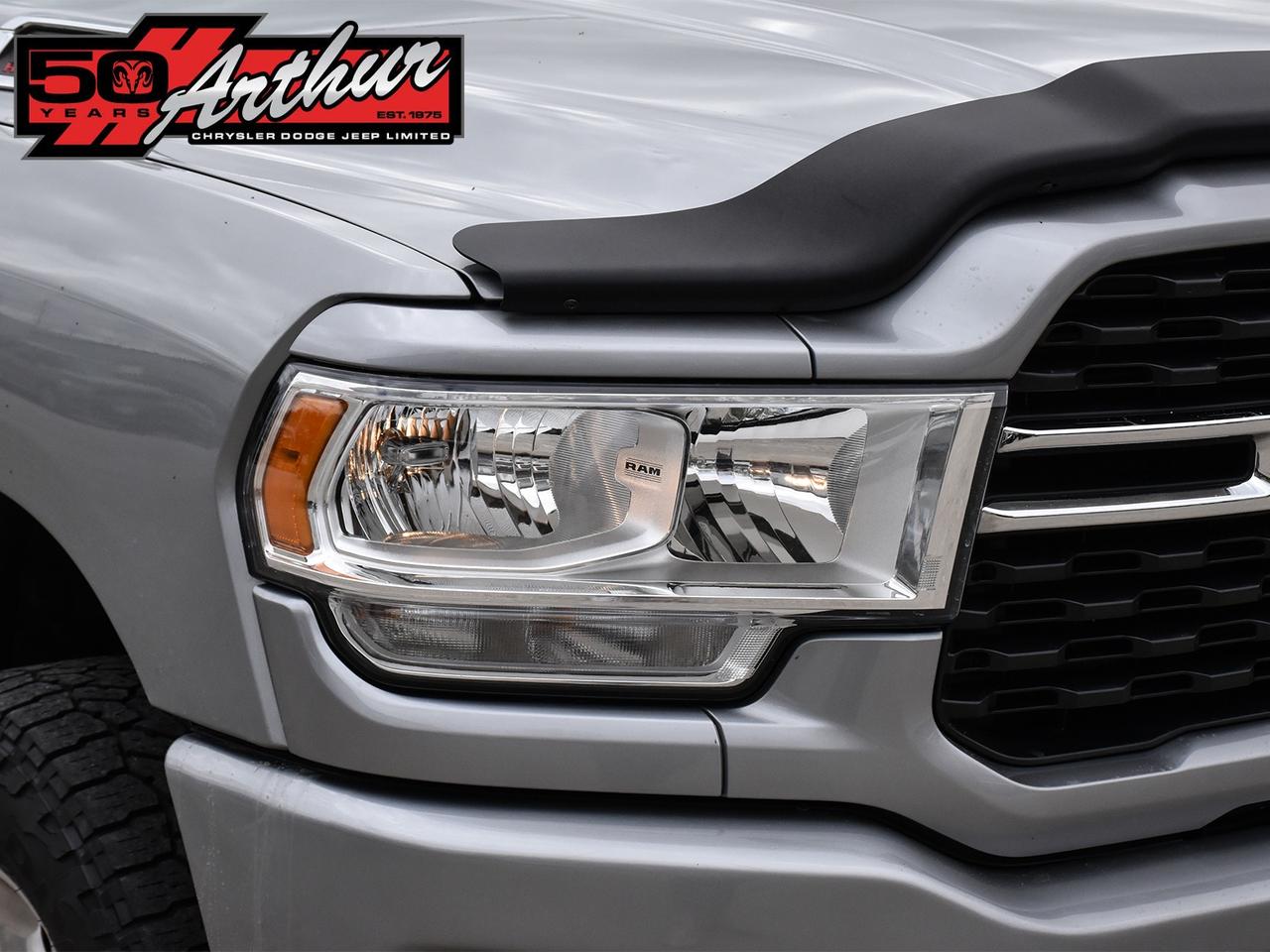 2022 RAM 3500 BIG HORN CREW CAB 4X4 WITH 8FT BOX Photo
