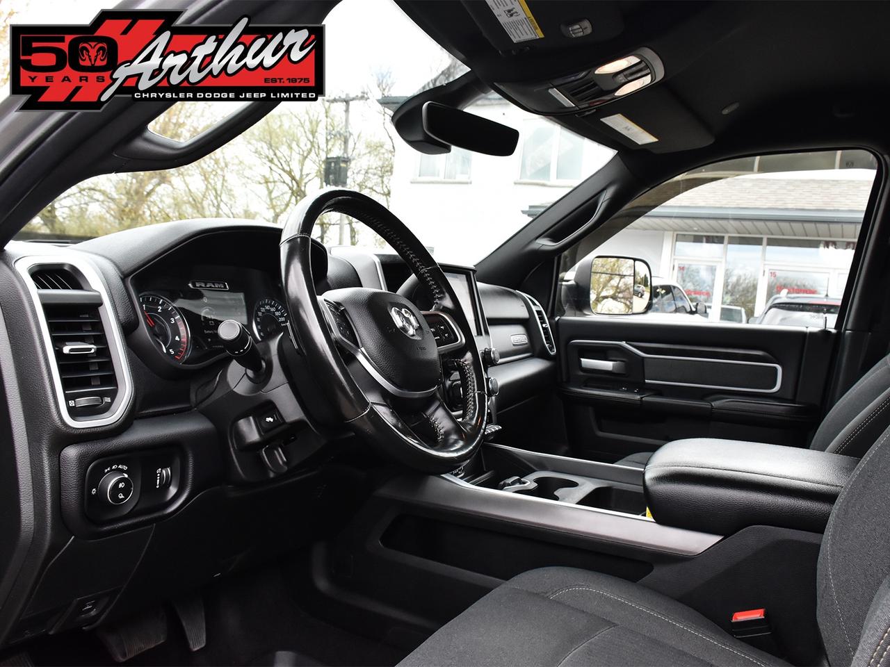 2022 RAM 3500 BIG HORN CREW CAB 4X4 WITH 8FT BOX Photo