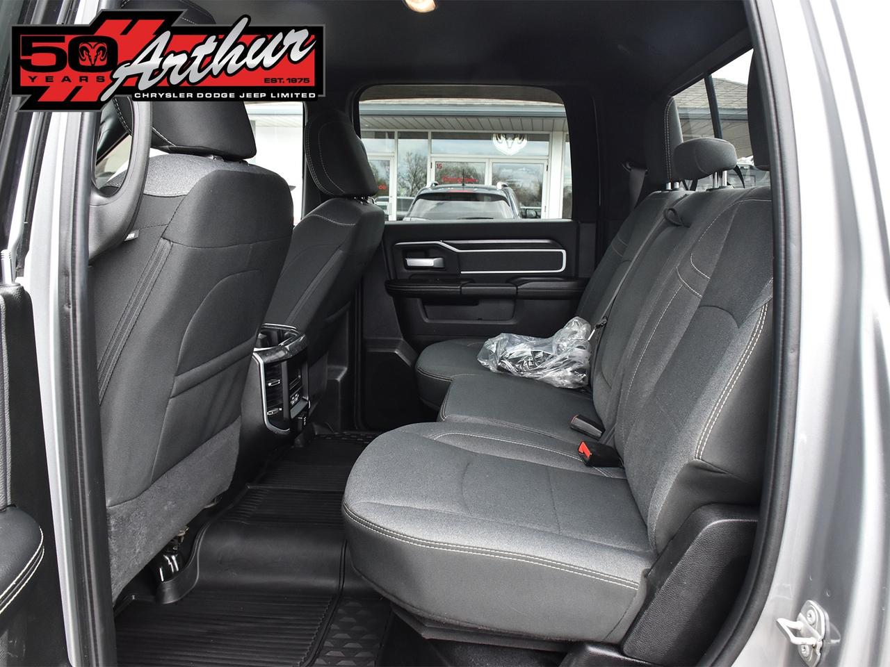 2022 RAM 3500 BIG HORN CREW CAB 4X4 WITH 8FT BOX Photo
