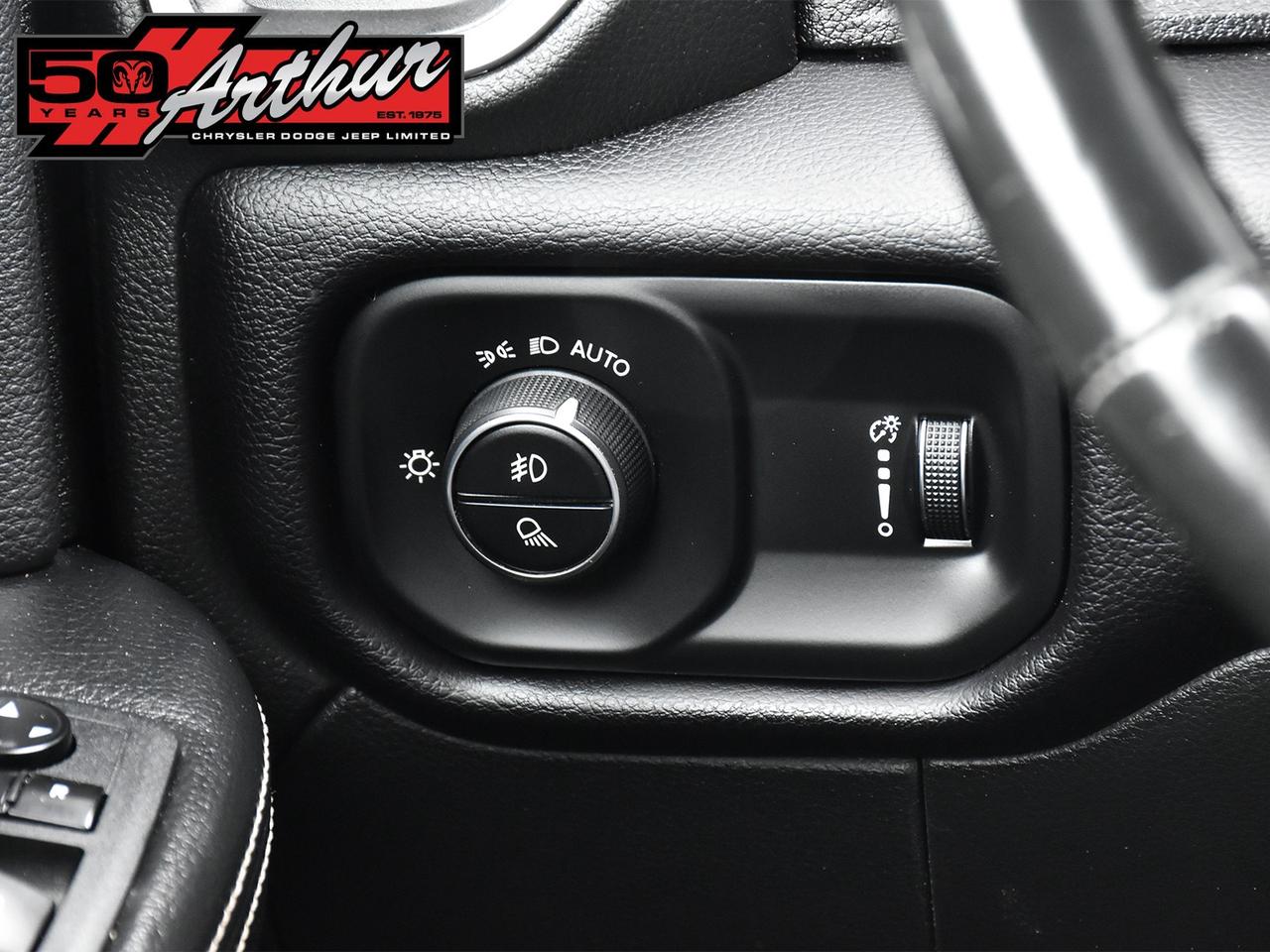 2022 RAM 3500 BIG HORN CREW CAB 4X4 WITH 8FT BOX Photo