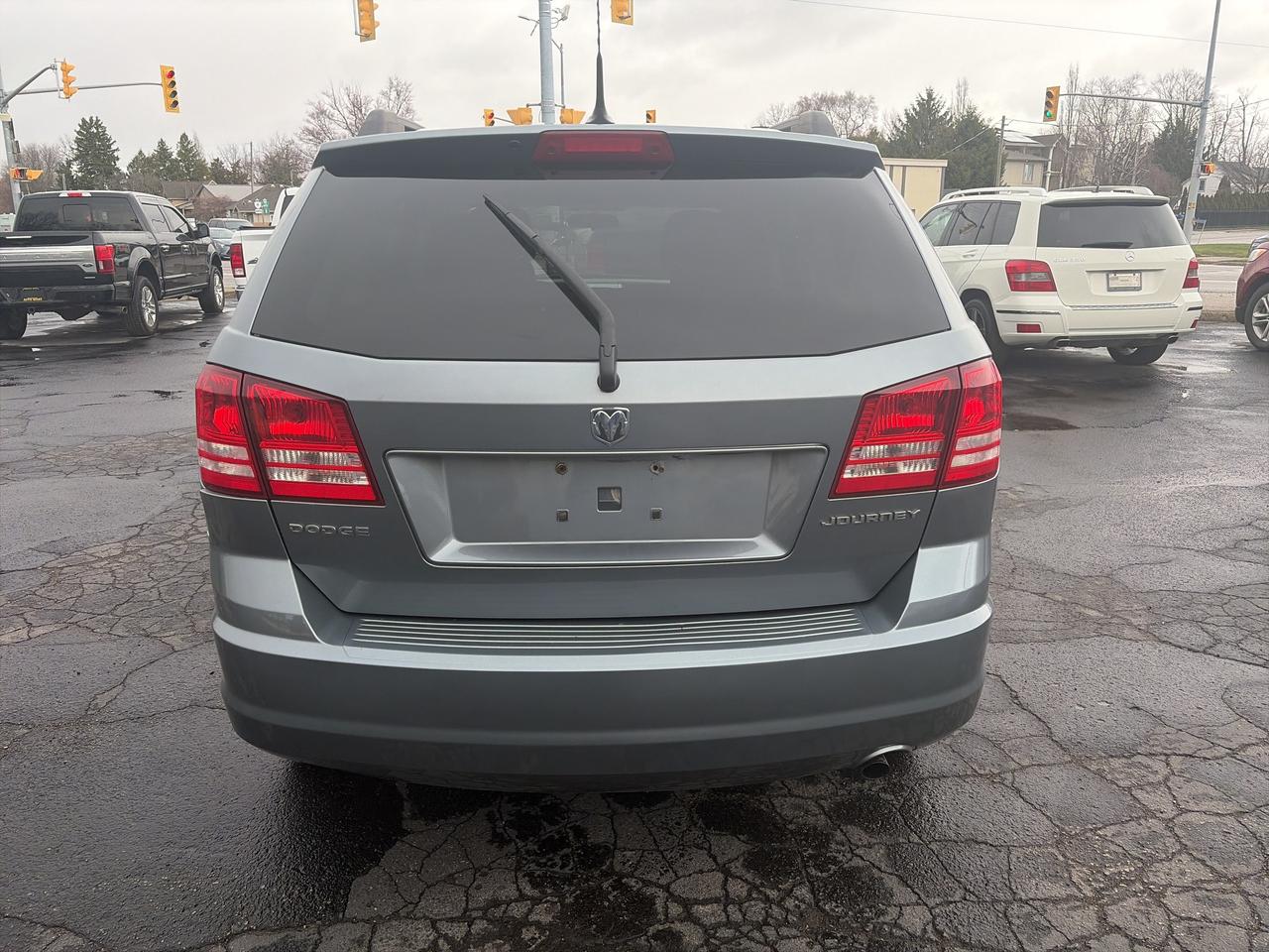 2010 Dodge Journey SE-ONE OWNER-CLEAN CARFAX-LOW KM Photo