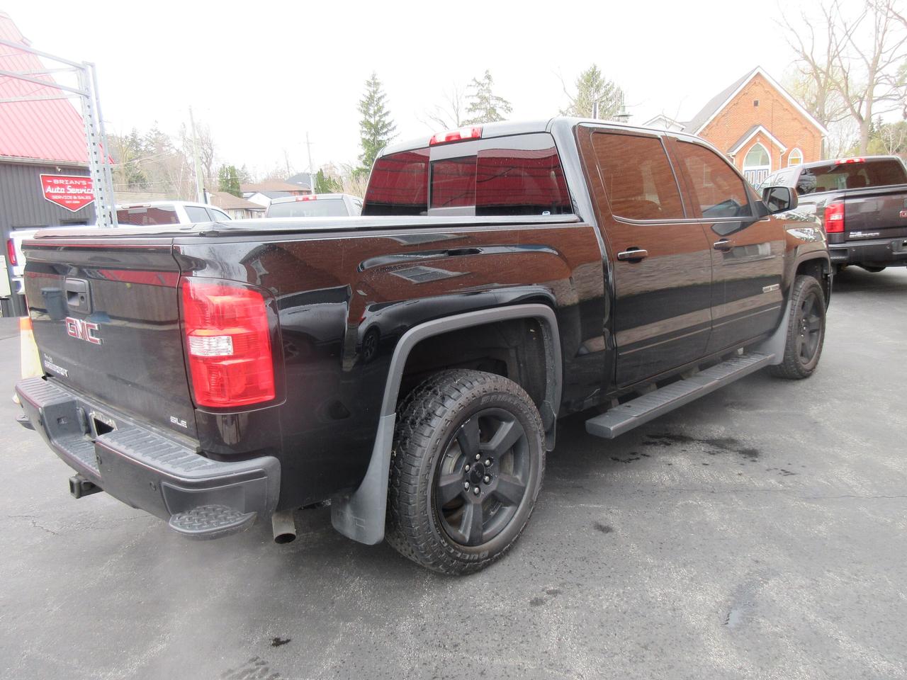 2018 GMC Sierra 1500 4WD CREW CAB 143.5" SLE Photo