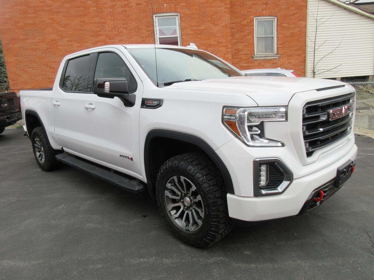 2022 GMC Sierra 1500 Limited 4WD Crew Cab 147" AT4 Photo