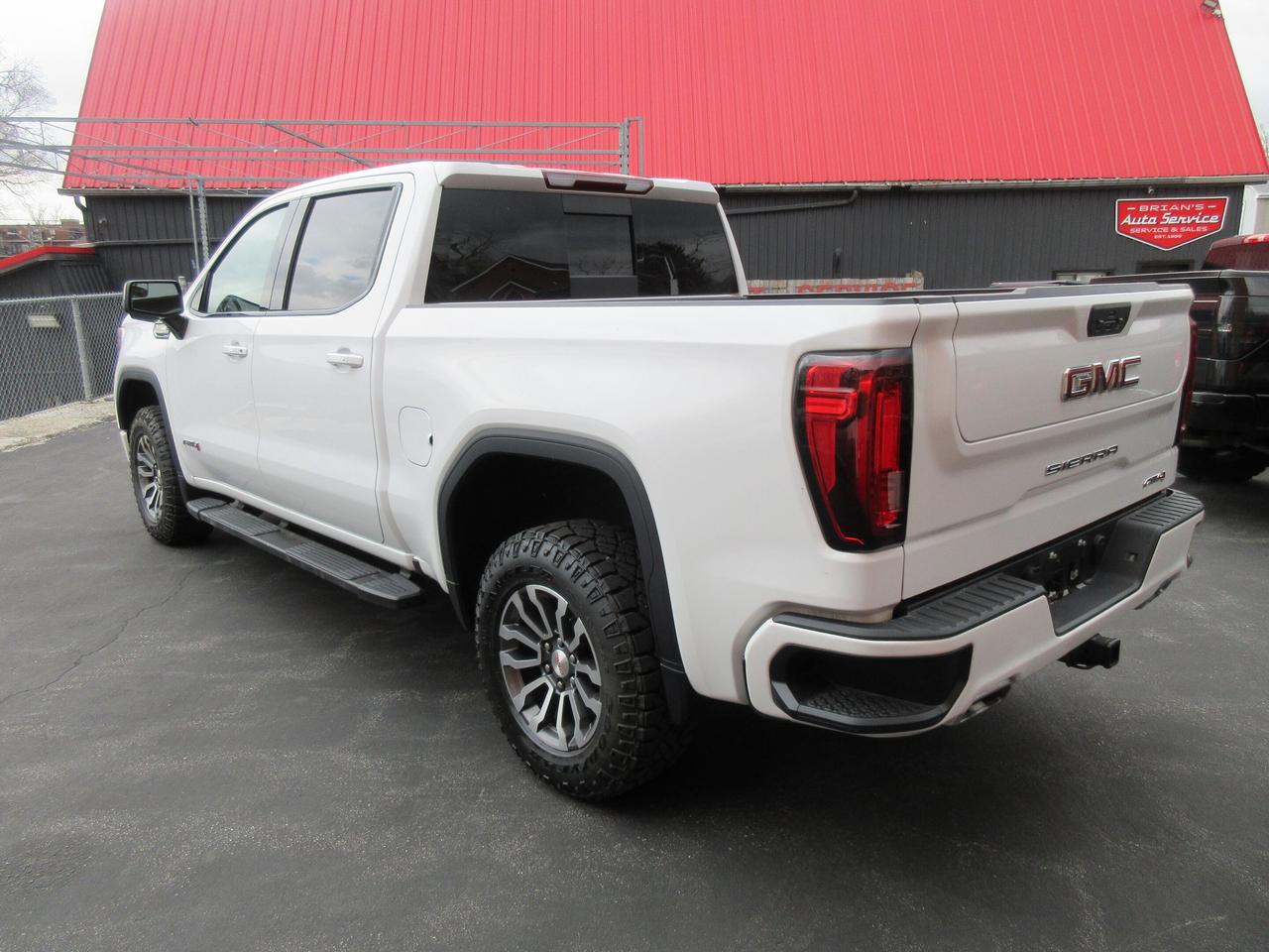 2022 GMC Sierra 1500 Limited 4WD Crew Cab 147" AT4 Photo