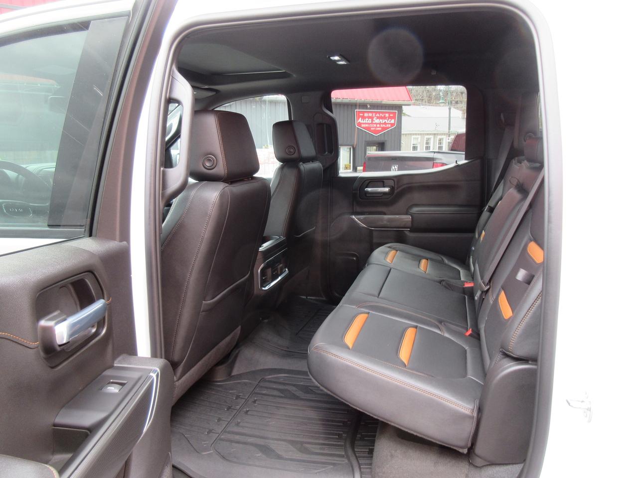 2022 GMC Sierra 1500 Limited 4WD Crew Cab 147" AT4 Photo