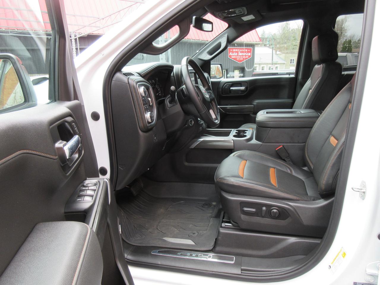 2022 GMC Sierra 1500 Limited 4WD Crew Cab 147" AT4 Photo