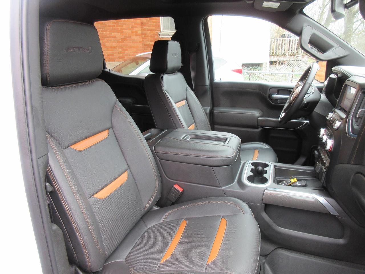 2022 GMC Sierra 1500 Limited 4WD Crew Cab 147" AT4 Photo