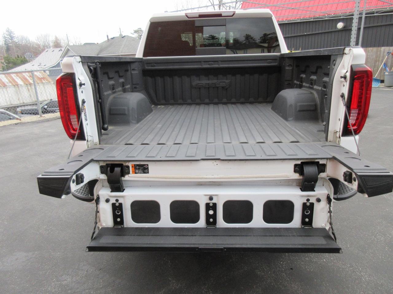 2022 GMC Sierra 1500 Limited 4WD Crew Cab 147" AT4 Photo