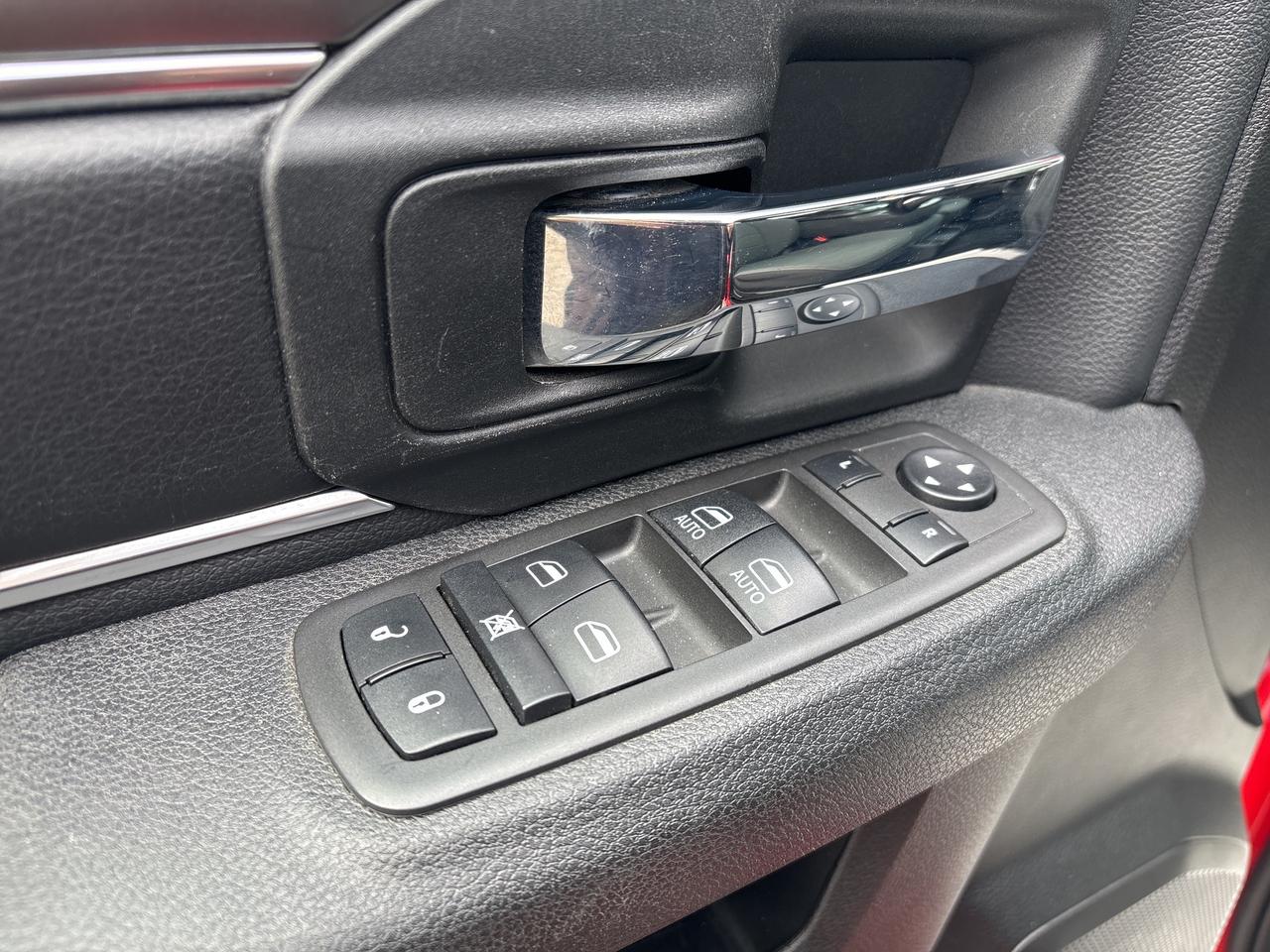 2021 RAM 1500 Classic WARLOCK Photo