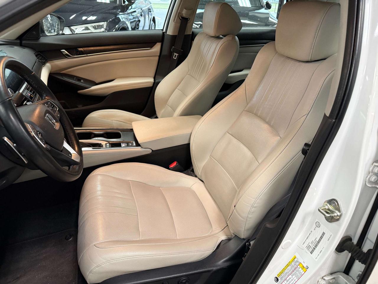 2019 Honda Accord Touring Photo