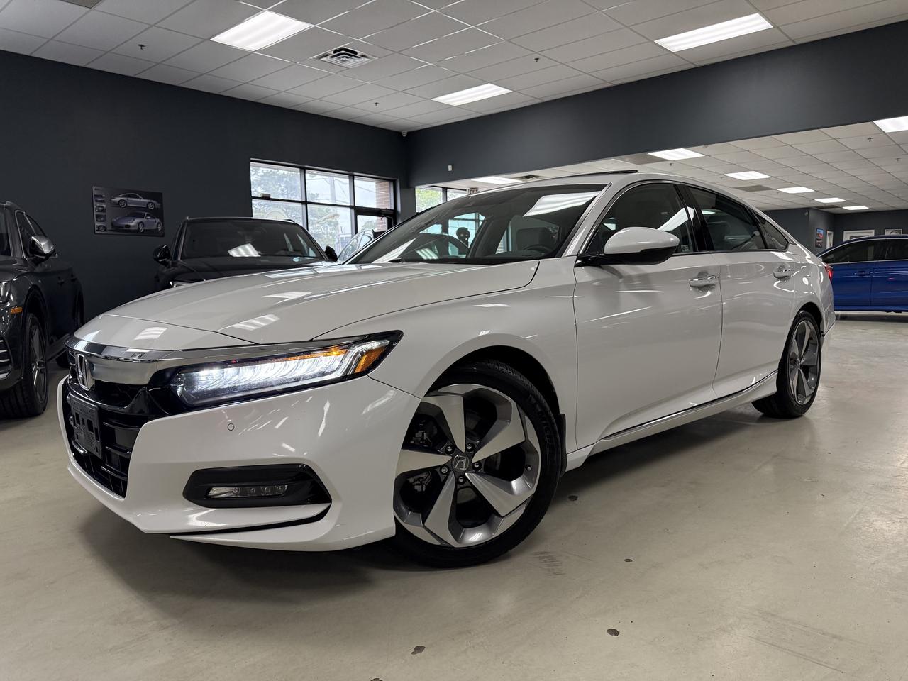 2019 Honda Accord Touring Photo