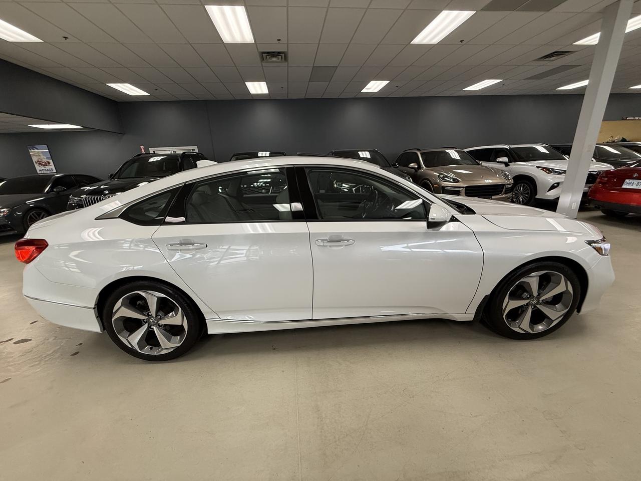 2019 Honda Accord Touring Photo