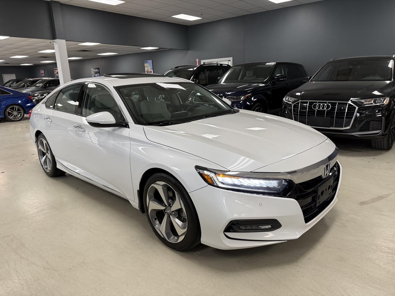 2019 Honda Accord Touring Photo