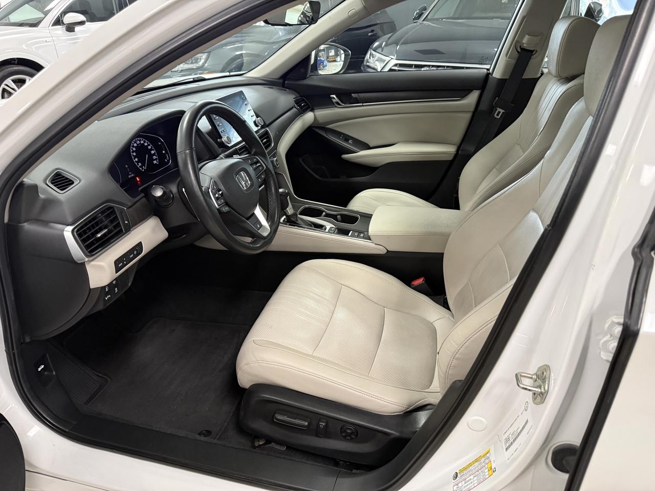 2019 Honda Accord Touring Photo