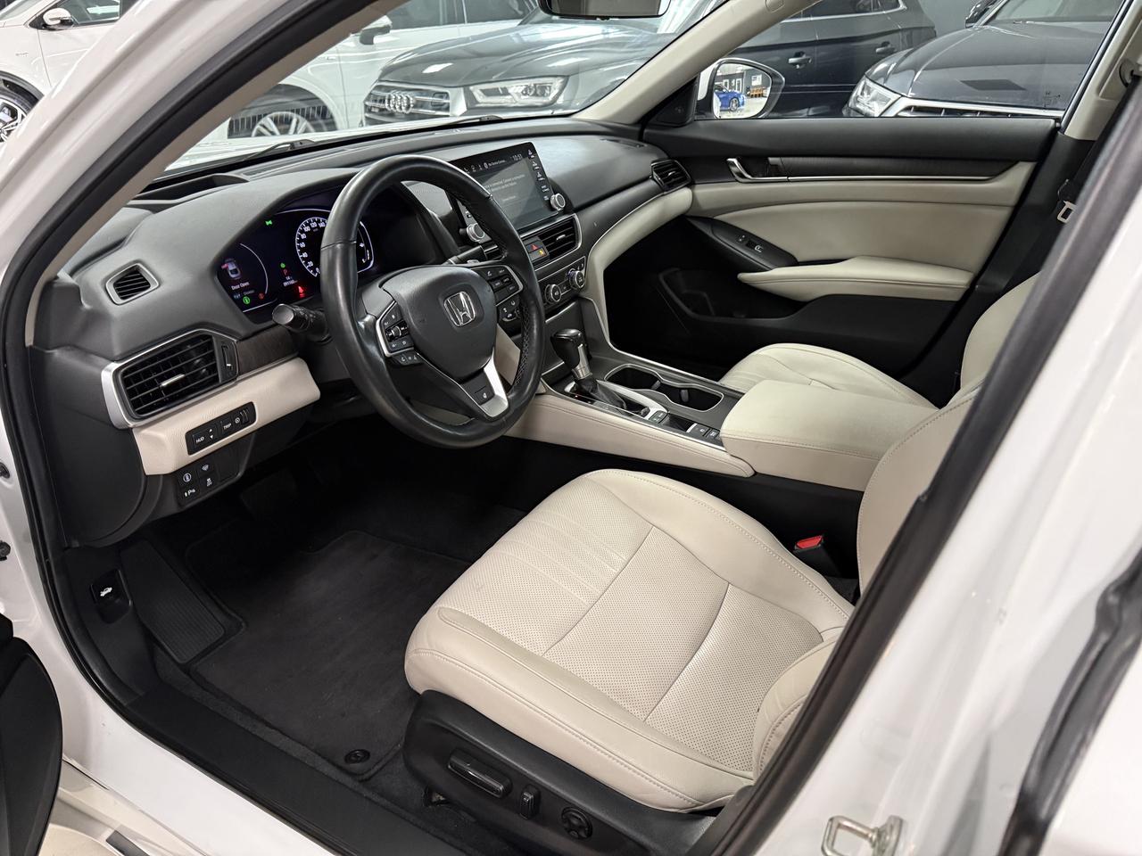 2019 Honda Accord Touring Photo