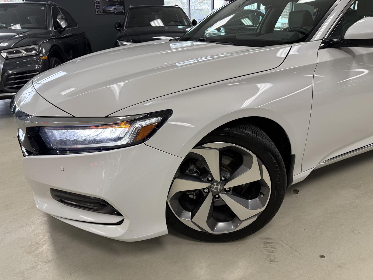 2019 Honda Accord Touring Photo