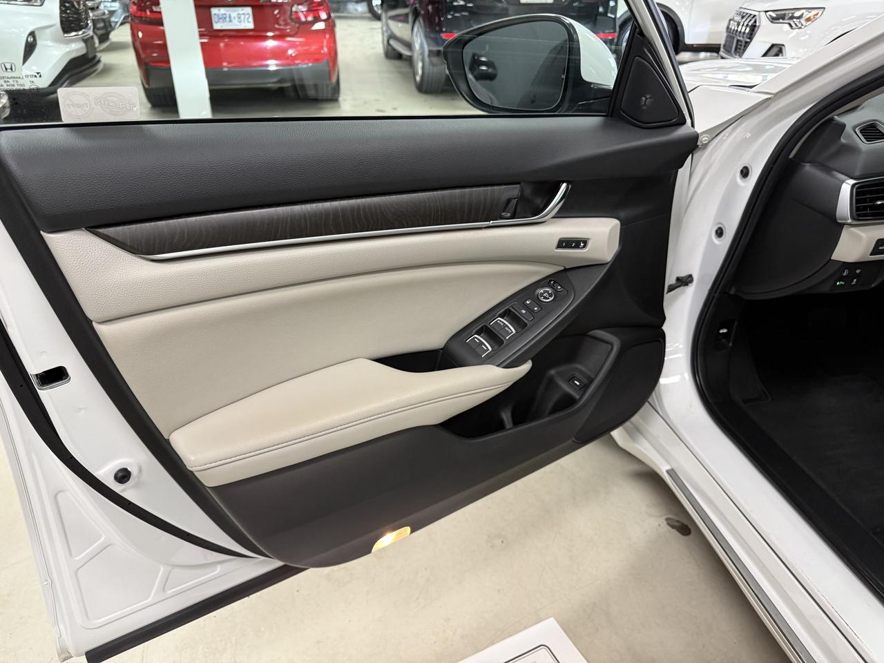 2019 Honda Accord Touring Photo