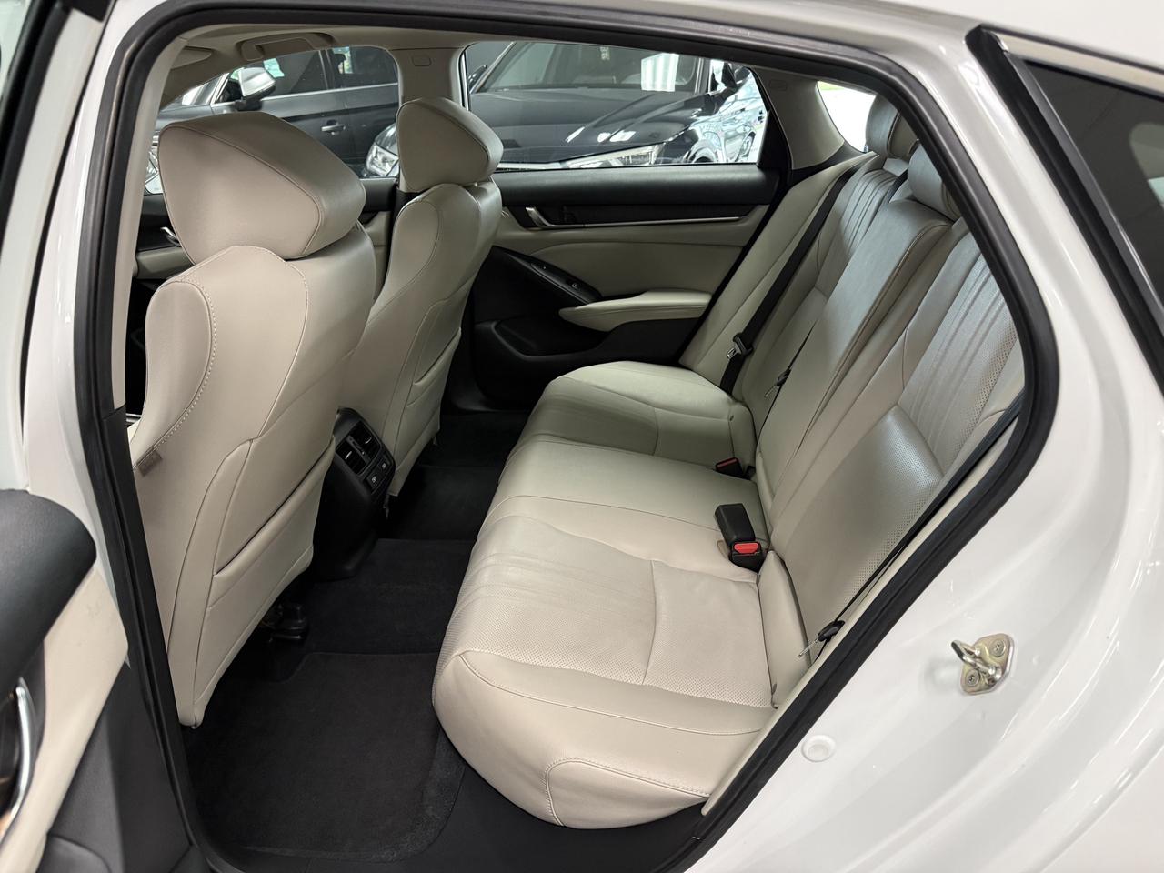 2019 Honda Accord Touring Photo