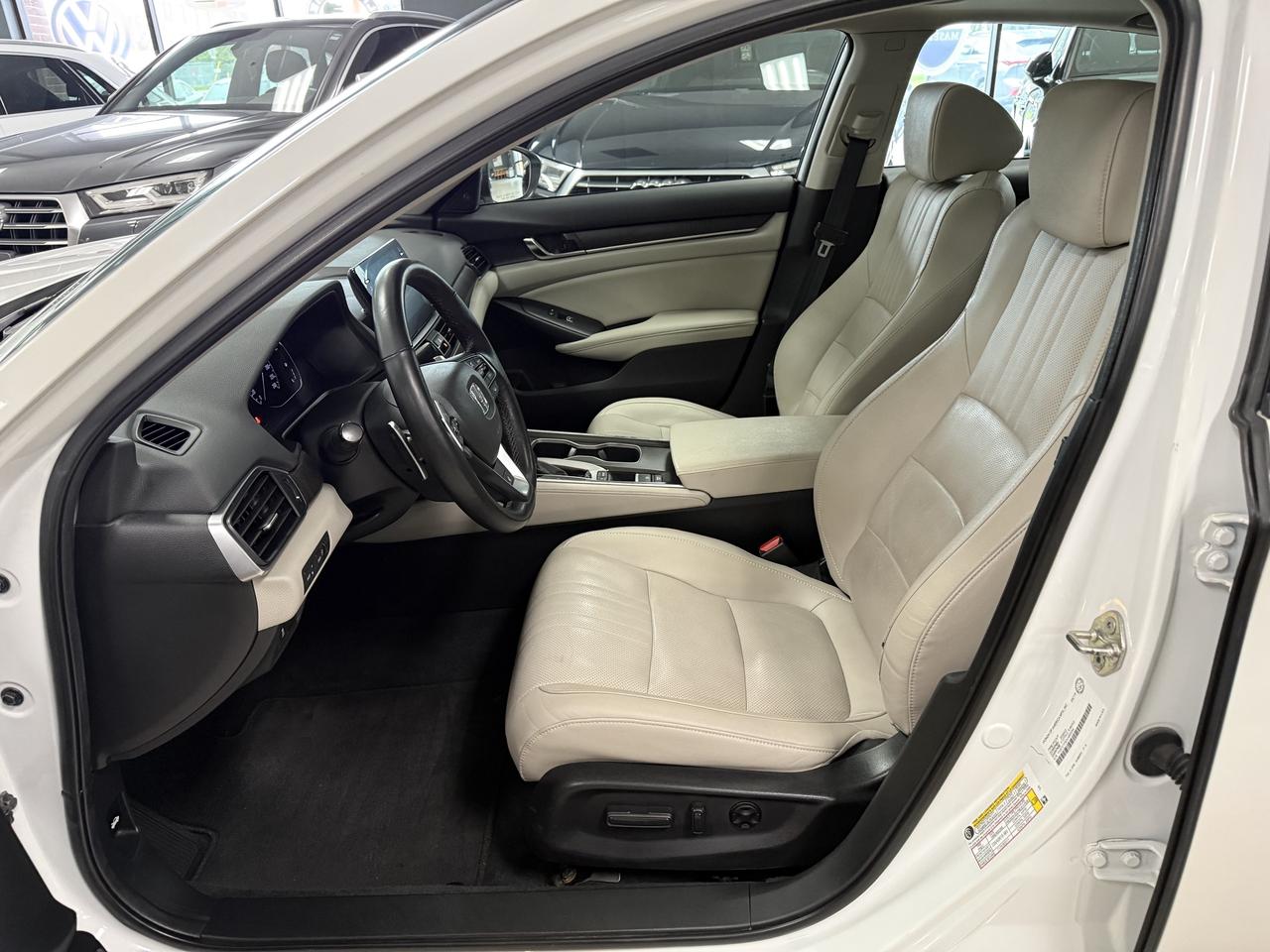 2019 Honda Accord Touring Photo