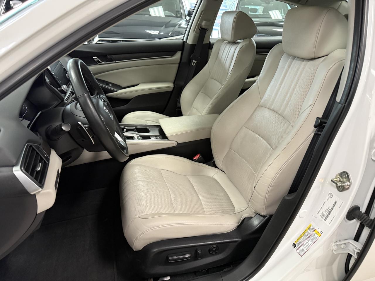 2019 Honda Accord Touring Photo