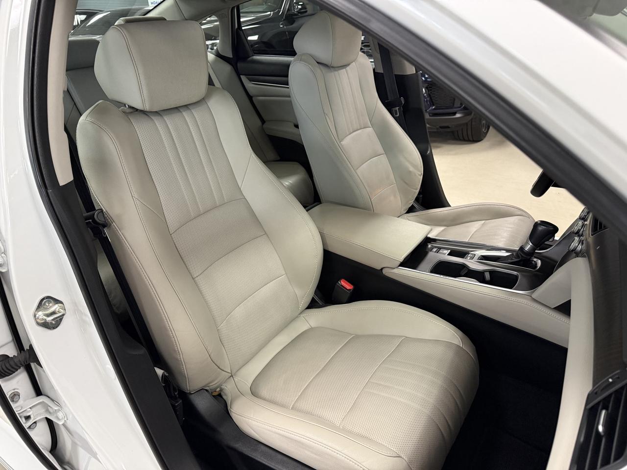 2019 Honda Accord Touring Photo