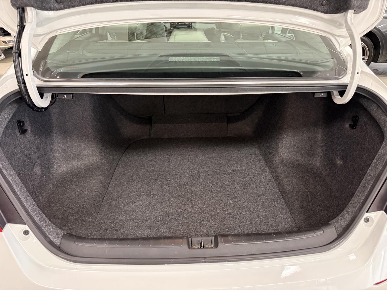 2019 Honda Accord Touring Photo