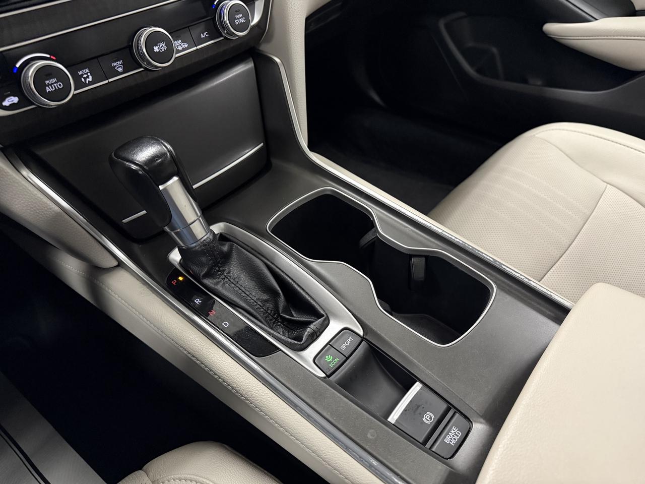 2019 Honda Accord Touring Photo