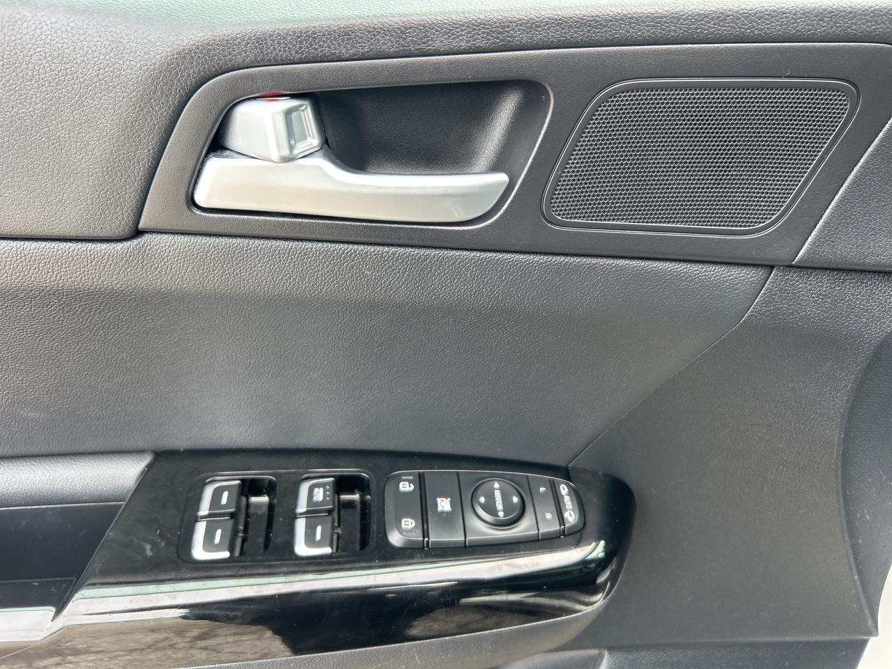2020 Kia Sportage SX w/Harman/Kardon Spkr, Lane Keep, Wireless Charg Photo