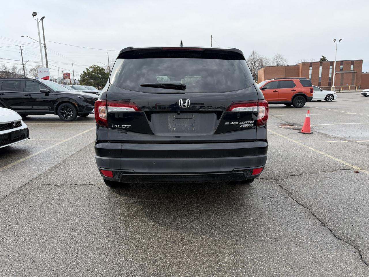 2020 Honda Pilot Black Edition AWD   LEATHER   SUNROOF   VNT SEAT Photo